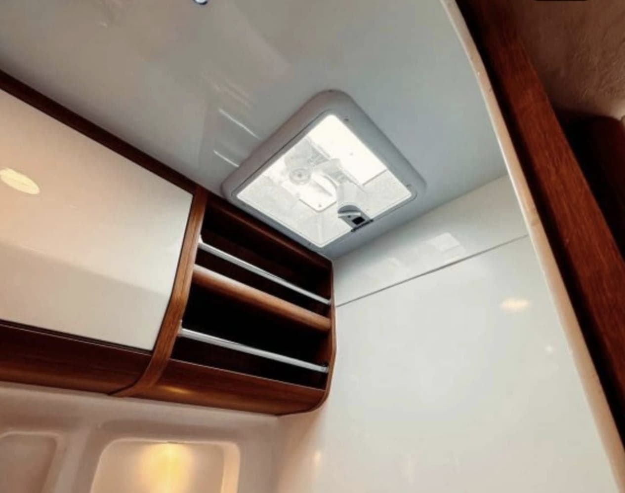 Istanbul 4-Person Motorhome | 2025 Fully Equipped Caravan — photo 4