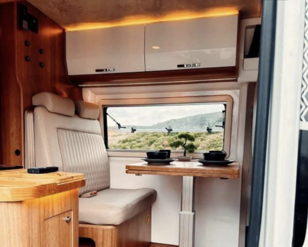 ZEUS 4-Person Motorhome – Istanbul Caravan Rental — photo 2
