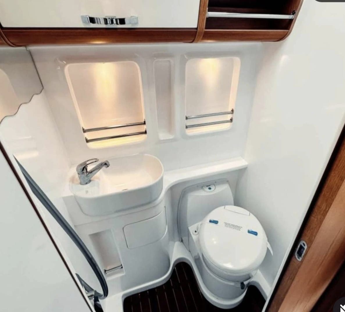 ZEUS 4-Person Motorhome – Istanbul Caravan Rental — photo 3