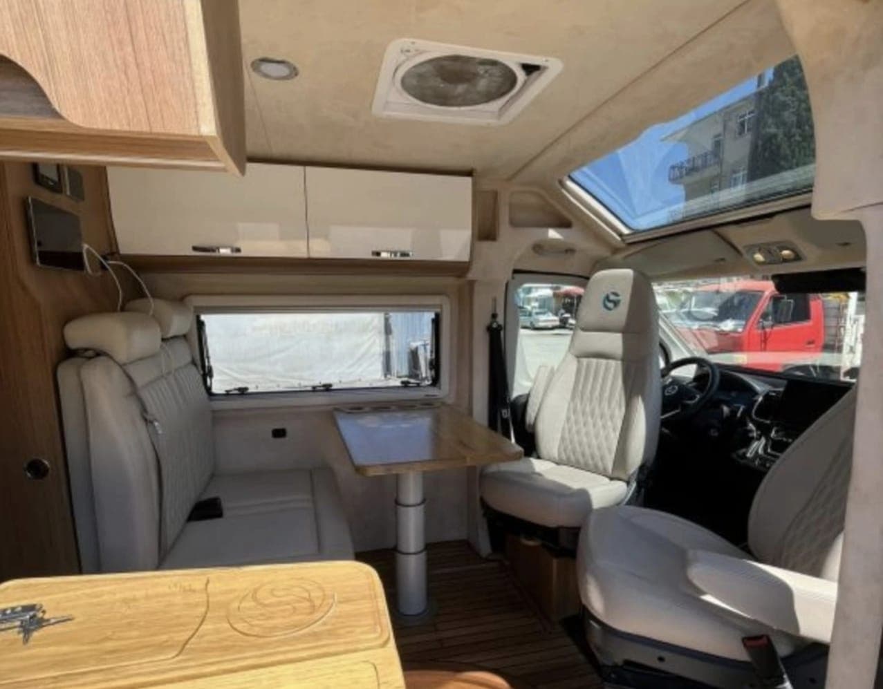 ZEUS 4-Person Motorhome – Istanbul Caravan Rental — photo 5