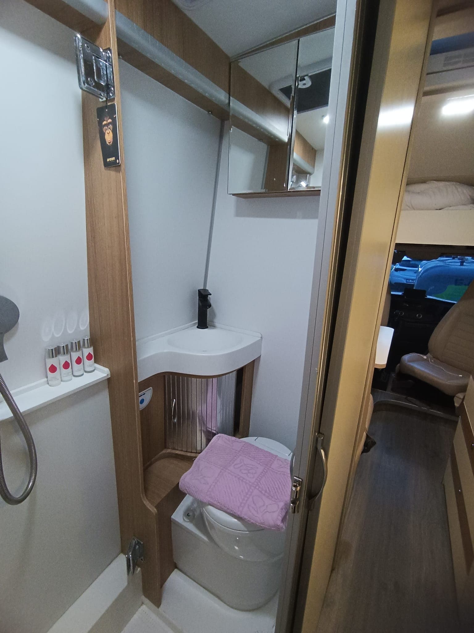 Pamukkale 4-Person Motorhome | Istanbul Caravan Rental — photo 3