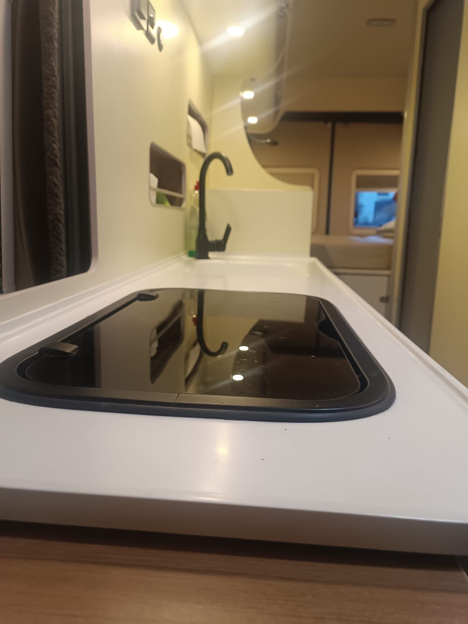 Pamukkale 4-Person Motorhome | Istanbul Caravan Rental — photo 4