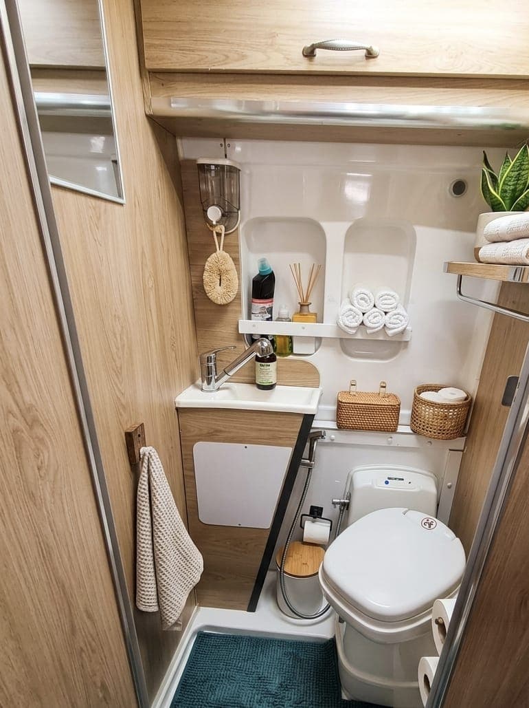 Olimpos 4-Person Motorhome | Istanbul Caravan Rental — photo 2