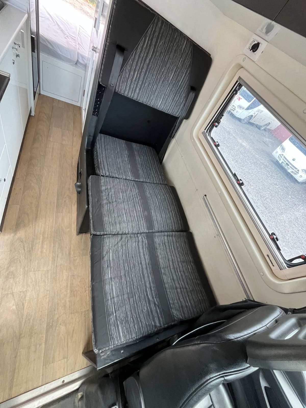 2020 Luxury Automatic Motorhome – Sleeps 4 | Istanbul — photo 5