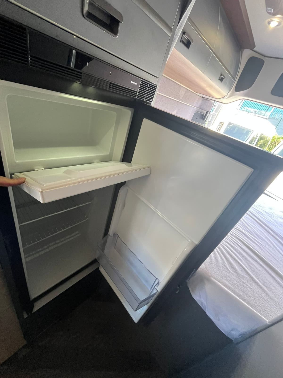 2024 Luxury Automatic Motorhome – Sleeps 4 — photo 5